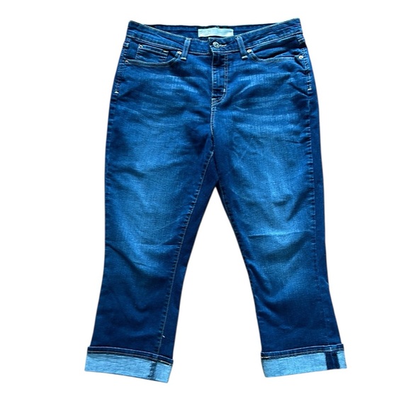 Levi’s Signature Mid Rise Capri Jeans - Picture 1 of 8